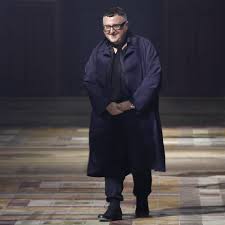 Israeli fashion designer alber elbaz, best known for being at the helm of lanvin from 2001 to 2015, has died at the age of 59, luxury conglomerate richemont said. Alber Elbaz Is Back With A New Company Under Richemont Fashionista