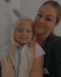 Mollie Victoria Hunt (@mollievictoriax) • Instagram photos and videos