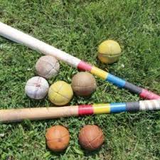 Sâmbătă, 26 octombrie, îţi poţi testa limitele sportive bifând trei probe de foc: Regulile Jocului Oina Romania