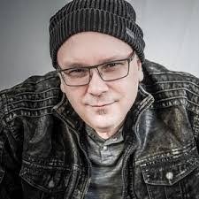 Scott Kinsey's Instagram, Twitter & Facebook