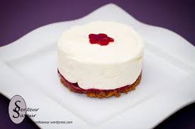 Voici Une Dessert Que J Ai Choisi De Preparer En Format Individuel Il S Agit D Un Cheesecake Avec Du Cre Cheesecake Cheesecake Sans Cuisson Gelee De Framboise