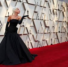Ein kleid für den perfekten auftritt im filmpremieren stil finden sie hier in unser roter teppich kollektion. Oscars 2019 Kleider Und Looks Die Tops Und Flops Vom Roten Teppich Welt