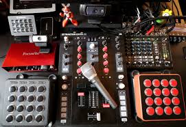 Our picks for the best audio interfaces for guitar include the versatile audient sono and the comprehensive ik multimedia axe i/o. Stream Dj Sets On Twitch Cutman S Ultimate Dj Streaming Guide Dj Techtools