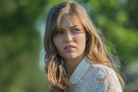 She would begin her career as a ford model and continue her work for bebe stores, roxy, j.c. Apres Banshee Lili Simmons Rejoint Westworld Dont Le Tournage Reprend Critictoo Series Tv