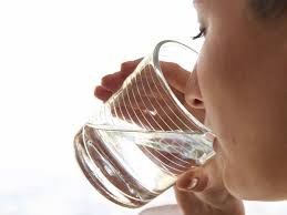 Was wollen wir trinken, sieben tage lang? Viel Wassertrinken Macht Leistungsfahiger