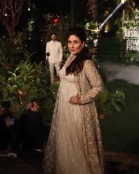 2 Kareena Kapoor Khan Kareenaonline Twitter