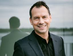 Sebastian david fitzek is a german writer and journalist. Sebastian Fitzek Die Coronakrise Hat Auch Mich Gelahmt Business Insider