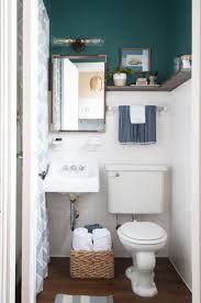A 100 Reversible Rental Bathroom Makeover For Under 500 Rental Bathroom Makeover Apartment Decorating Rental Bathroom Decor Apartment