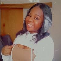 8 "Annie Jonas" profiles