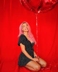 Kathleen Hixson - Free pics, galleries & more at Babepedia