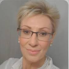 Íme a fedett szemhéj sminkelése egyszerűen! Ne keseredj el, ha első  alkalommal nem sikerül, gyakorold bátran vagy gyere el egyéni órára. Minden  tanulható💚🔮#dvnyi #fedettszemhej #hogysminkeljem #tanuldmeg