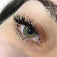 How To Apply Mascara Correctly According To Top Makeup Artists In 2020 Perfect Eyelashes Pretty Lashes How To Apply Mascara