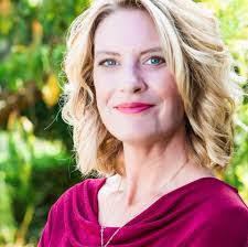 Kendra Dotson's Instagram, Twitter & Facebook