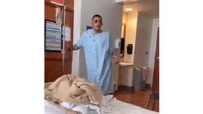 Despite that, he was seen in the hospital, dancing and in good spirits after the bout. Tony Ferguson Mostra Se No Hospital Apos Sofrer 143 Golpes E Fratura De Osso Orbital Videos Jornal Record