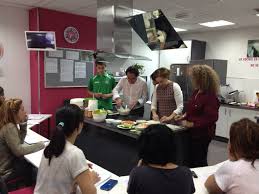 Regale cursos de su alai los cursos de cocina su alai son un regalo distinto y práctico. Academia De Cocina On Egin Haz Que Tus Platos Adquieran Otro Color