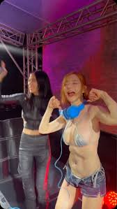 DJ SODA爆辣上工！迷你比基尼「罩不住巨胸」超晃影片流出網笑：暈了| 娛樂星聞