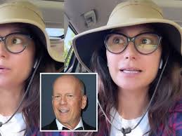 Bruce Willis' wife Emma gives tearful update amid star's battle with  dementia - Smooth