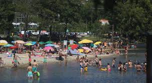 O local onde se encontra é de fácil acesso, pois como disse fica no centro da cidade na n 101 na avenida recontro de valdevez que é a que atravessa a vila. Espanhois E Bracarenses Combatem Calor Na Praia Fluvial De Arcos De Valdevez
