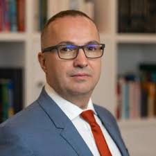 Întâlnirile Live Capital”. Virgil Munteanu, directorul executiv al Editurii  Evenimentul și Capital: ”Nu trebuie să-I pierdem pe adevărații specialiști!”