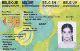 Tout belge de plus de 12 ans qui a sa résidence principale à l'étranger et est enregistré dans les registres de la population d'une ambassade ou d'un consulat de carrière belge, est suposé demander une carte d'identité belge. Carte D Identite Belge Eid Et Kids Id La Belgique En Autriche En Slovaquie Et En Slovenie