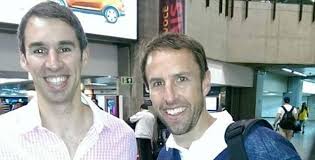 0 70 weniger als eine minute. Gareth Southgate Lookalike Is A Pilot From Surrey Daily Mail Online