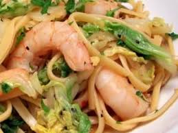 Recette Nouilles Chinoises Sautees Aux Legumes Et Aux Crevettes Recette Recette Asiatique Recettes Nouilles Chinoises Nouilles Chinoises