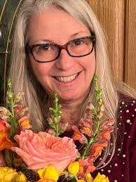 Sandra Rives's Instagram, Twitter & Facebook