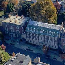 The renovation of jeff bezos' washington, dc, home coincides with $16,840 worth of parking tickets issued on the block. Jeff Bezos House In Washington Dc Google Maps