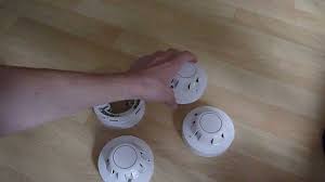 The external detector moulding is identical to that of the ionisation detector, and has an indicator led which is clear in quiescent state but produces a red light in alarm. Apollo Series 65 Smoke Detector Unboxing Youtube