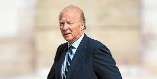 Selon un article de mediapart publié ce 10 avril, brice hortefeux et alain duhamel auraient déjeuné à la table du chef leroy malgré les restrictions sanitaires en vigueur. 2egxik52z 5o M