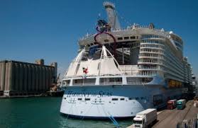 Lots and lots to do but if you havnt done a cruise before, try one of the smaller ships ,as this one has lots and lots of passengers and could be over whelming. Die Harmony Of The Seas Gibt Es Jetzt Auf Netflix Zu Sehen