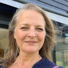 Fiona Marshall (@ByFionaMarshall)