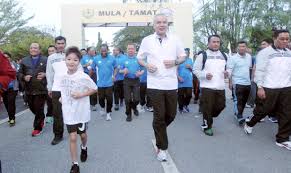 Larian hari keputeraan sultan nazrin shah 2019. Sultan Nazrin Tuanku Zara Sertai Larian Hari Keputeraan