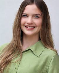 Nicole Morin's Instagram, Twitter & Facebook