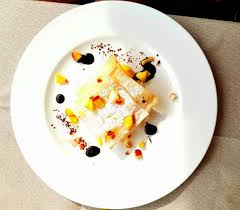 La millefoglie di pasta fillo con pere e brie è un dessert monoporzione davvero molto stuzzicante! Millefoglie Di Pasta Fillo Con Crema Pasticciera E Pesche Settembrine Foto Di Virginia Country Restaurant Appiano Gentile Tripadvisor