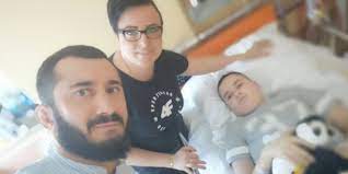 Bartosz zmarzlik po raz pierwszy świętował 1 czerwca ze swoim synem antonim. Mamed Khalidov Odwiedzil Kube Slupca