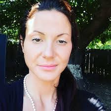 Sheena Redwine's Instagram, Twitter & Facebook