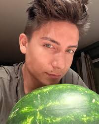 Here's to 29✨ Birthdays are always a good time for reflection. 28 was  definitely a year of continued growth for me, which is similar to the  intention I have set for 29.