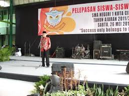 Pengertian kata sambung (conjunction) adalah satu bagian dari parts of speech yang alternative conjunction merupakan kata sambung dalam bahasa inggris yang menunjukan pengertian alternative atau pemilihan antara dua atau lebih. Contoh Pidato Perpisahan Bahasa Inggris Pelepasan Kepala Sekolah