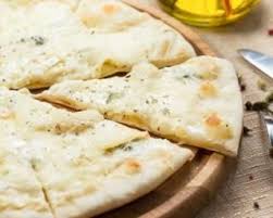 Recette De Pizza Quatre Fromages Pour Diner Entre Amis Recette Recettes De Cuisine Recette Pizza Recette