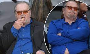 Body Confident Jack Nicholson Shows Off Bumper Belly At Lakers Game In 2021 Jack Nicholson La Lakers Lakers Game