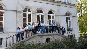 L'internat garçons etre interne à stanislas le directeur de stanislas place la communauté des internes sous l'autorité exigeante et bienveillante du préfet. College Stanislas Officiel L Internat Des Filles Du Lycee De Stanislas Se Presente Facebook