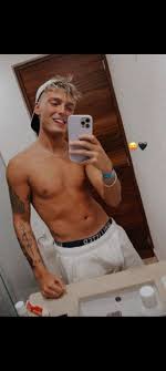 Porno gay🤤 on X: Ian Lucas también se carga un bultote 🤤🤤  t.coBKUnPBEmnY  X