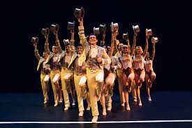 Amanda harrison, ayahi takagaki, barbara dickson, barbra streisand. A First Look At Antonio Banderas In Spanish Version Of A Chorus Line Playbill