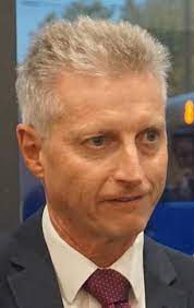 A ction mental health chief executive: Council Fat Cat Earns Nearly Four Times More Than The Prime Minister With His 600k Salary Daily Mail Online