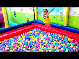 Mandi Bola Banyak Sekali Naik Odong Odong Mobil Mainan Anak Play Balls Pit Show Mini Merry Youtube
