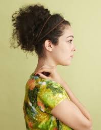 Épinglé sur coupe cheveux bouclés. Coiffure Cheveux Frises Mi Longs Cheveux Frises Nos Plus Jolies Idees Pour Les Coiffer Elle