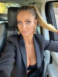 Bekannt wurde sie im rumänischen . Andreea Banica Facebook