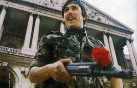 A revolução que deu fim ao salazarismo em portugal. Conheca A Portuguesa Por Tras Da Revolucao Dos Cravos