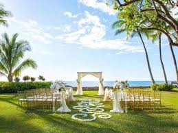 8 Honolulu Wedding Venues On Oahu S South Shore Honolulu Wedding Hawaii Wedding Venue Oahu Oahu Wedding Venues